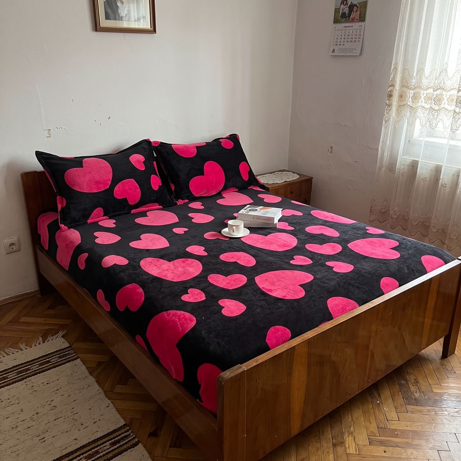 Husa Cocolino, 180 x 200 Cm, Inimioare, Negru/Roz, PT1134 — fotografie reală, acasă