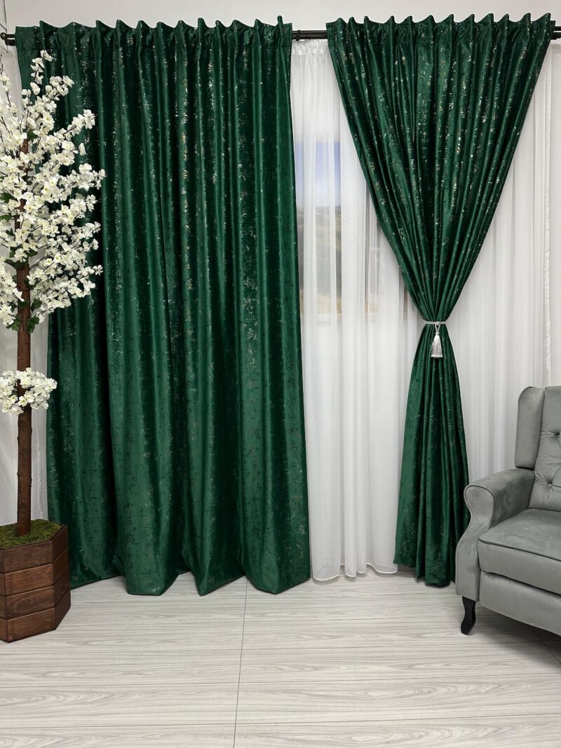 Draperie Catifea, UNI, Verde, Insertii Aurii, Dimensiuni la Comanda, Rejansa Multifunctionala 10 cm, DP106